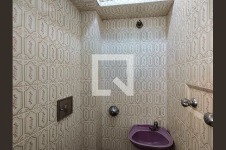 Casa à venda com 63m², 2 quartos e sem vaga Casa à venda com 63m², 2 quartos e sem vagaBanheiro de serviço