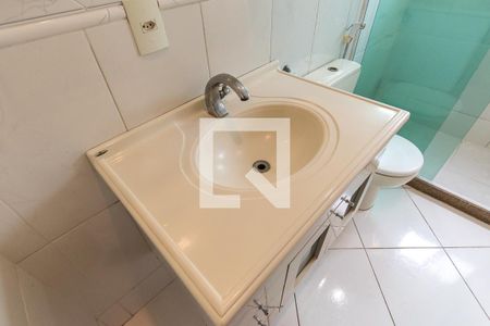 Casa para alugar com 77m², 2 quartos e sem vaga Casa para alugar com 77m², 2 quartos e sem vagaBanheiro Social