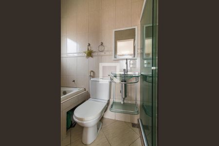 Casa para alugar com 77m², 2 quartos e sem vaga Casa para alugar com 77m², 2 quartos e sem vagaBanheiro da Suíte