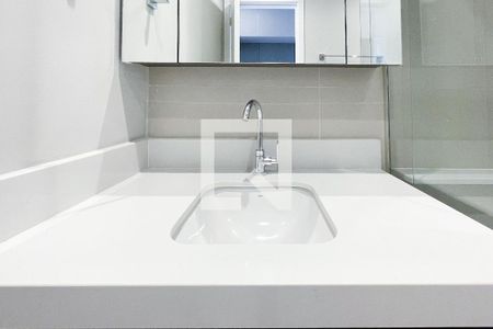 Banheiro de kitnet/studio para alugar com 1 quarto, 24m² em Pinheiros, São Paulo