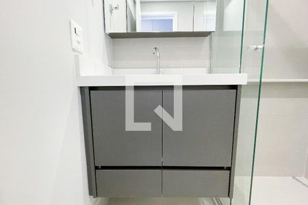 Banheiro de kitnet/studio para alugar com 1 quarto, 24m² em Pinheiros, São Paulo
