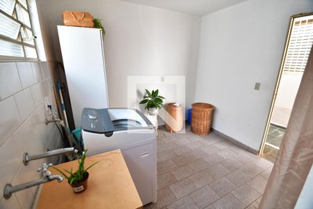 Casa à venda com 273m², 4 quartos e 2 vagasÁrea de Serviço