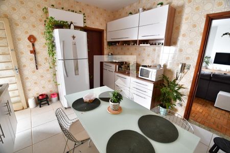 Casa à venda com 273m², 4 quartos e 2 vagasCozinha