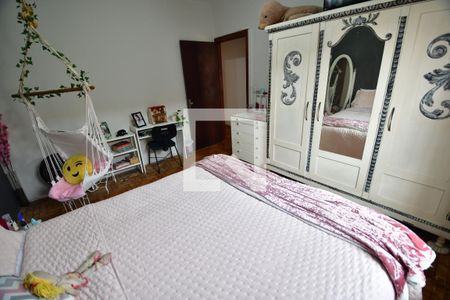 Casa à venda com 273m², 4 quartos e 2 vagasQuarto 2