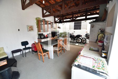 Casa à venda com 273m², 4 quartos e 2 vagasVaranda gourmet