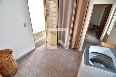 Casa à venda com 273m², 4 quartos e 2 vagasÁrea de Serviço