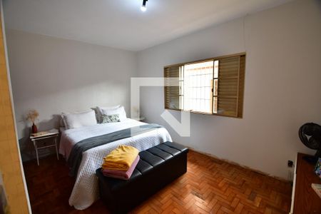 Casa à venda com 273m², 4 quartos e 2 vagasQuarto 3 - Suíte