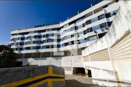 Apartamento para alugar com 60m², 2 quartos e 1 vaga Apartamento para alugar com 60m², 2 quartos e 1 vagaFachada