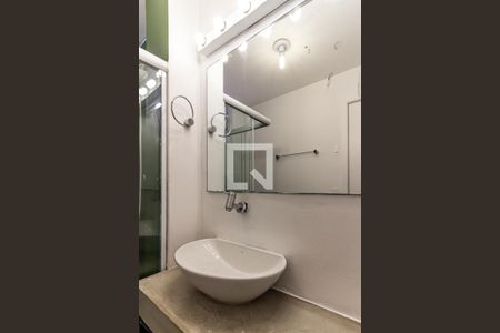 Banheiro de kitnet/studio para alugar com 1 quarto, 23m² em Vila Buarque, São Paulo