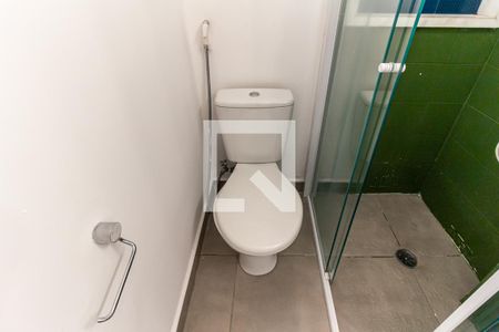 Banheiro de kitnet/studio para alugar com 1 quarto, 23m² em Vila Buarque, São Paulo