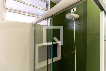 Banheiro de kitnet/studio para alugar com 1 quarto, 23m² em Vila Buarque, São Paulo