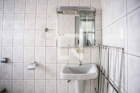 Casa à venda com 167m², 3 quartos e 2 vagas Casa à venda com 167m², 3 quartos e 2 vagasBanheiro 1 Casa 2