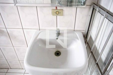 Casa à venda com 167m², 3 quartos e 2 vagas Casa à venda com 167m², 3 quartos e 2 vagasBanheiro 1 Casa 2