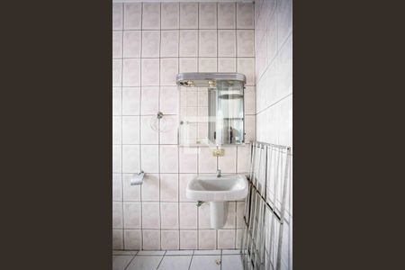 Casa à venda com 167m², 3 quartos e 2 vagas Casa à venda com 167m², 3 quartos e 2 vagasBanheiro 1 Casa 2