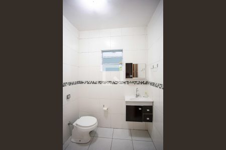 Casa à venda com 167m², 3 quartos e 2 vagas Casa à venda com 167m², 3 quartos e 2 vagasBanheiro Casa 1