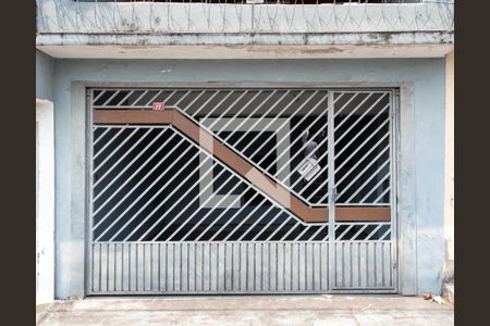 Casa à venda com 167m², 3 quartos e 2 vagas Casa à venda com 167m², 3 quartos e 2 vagasFachada