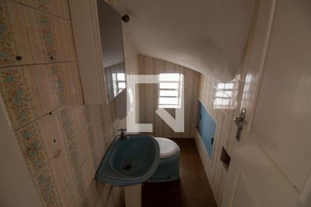 Casa à venda com 190m², 2 quartos e 2 vagasBanheiro