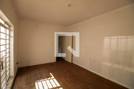 Casa à venda com 190m², 2 quartos e 2 vagasQuarto 