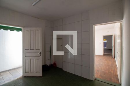 Casa à venda com 190m², 2 quartos e 2 vagasQuarto 