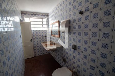 Casa à venda com 190m², 2 quartos e 2 vagasBanheiro
