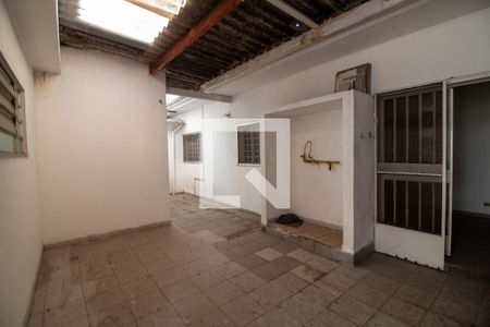 Casa à venda com 190m², 2 quartos e 2 vagasÁrea externa 