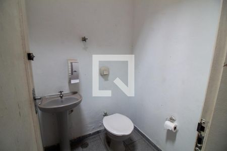 Casa à venda com 190m², 2 quartos e 2 vagasBanheiro