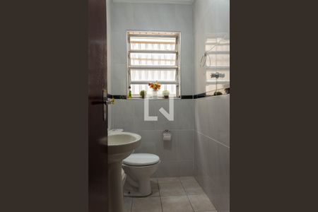 Casa à venda com 110m², 2 quartos e 2 vagasLavabo