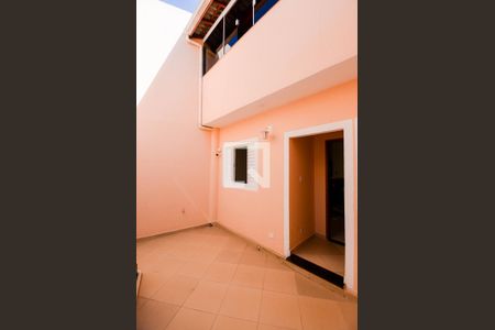 Casa à venda com 270m², 2 quartos e 2 vagasQuintal