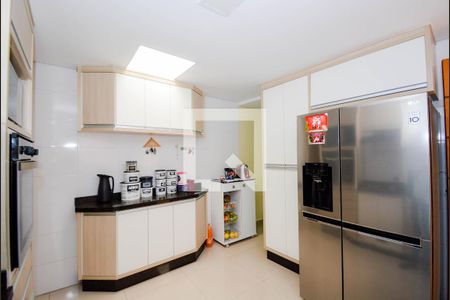 Casa à venda com 270m², 2 quartos e 2 vagasCozinha