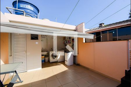 Casa à venda com 270m², 2 quartos e 2 vagasÁrea de Serviço