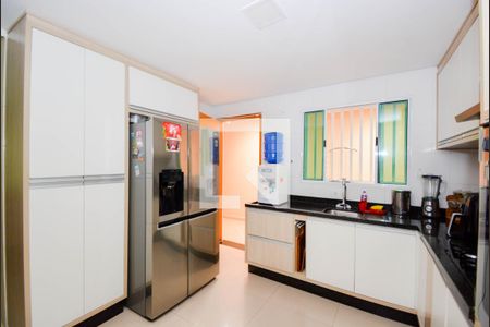 Casa à venda com 270m², 2 quartos e 2 vagasCozinha