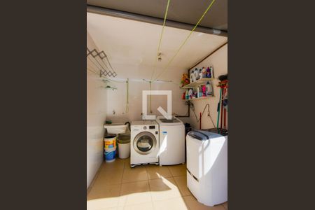 Casa à venda com 270m², 2 quartos e 2 vagasÁrea de Serviço