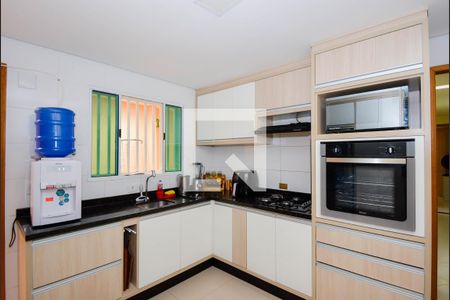 Casa à venda com 270m², 2 quartos e 2 vagasCozinha