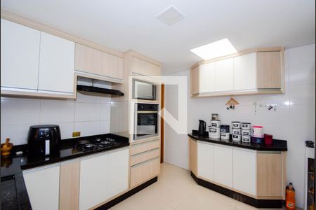 Casa à venda com 270m², 2 quartos e 2 vagasCozinha