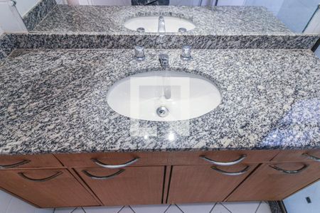 Apartamento para alugar com 170m², 3 quartos e 2 vagasSuíte 1 - Banheiro