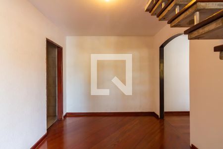 Sala  de casa para alugar com 2 quartos, 220m² em Novo Osasco, Osasco