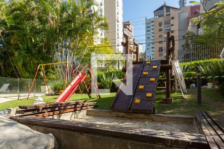 Apartamento à venda com 94m², 2 quartos e 1 vaga Apartamento à venda com 94m², 2 quartos e 1 vagaÁrea comum - Playground