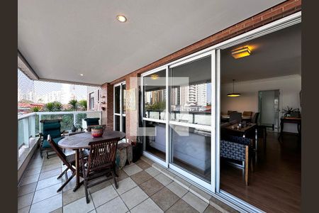 Apartamento à venda com 134m², 3 quartos e 3 vagasVaranda