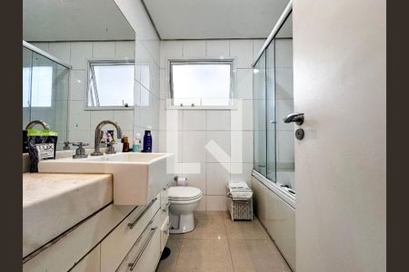 Apartamento à venda com 134m², 3 quartos e 3 vagasBanheiro Suíte 3