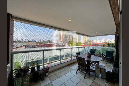 Apartamento à venda com 134m², 3 quartos e 3 vagasVaranda