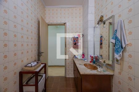 Apartamento à venda com 224m², 4 quartos e 2 vagas Apartamento à venda com 224m², 4 quartos e 2 vagasBanheiro 1