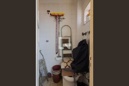 Apartamento à venda com 224m², 4 quartos e 2 vagas Apartamento à venda com 224m², 4 quartos e 2 vagasÁrea de Serviço - Banheiro