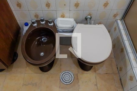 Apartamento à venda com 224m², 4 quartos e 2 vagas Apartamento à venda com 224m², 4 quartos e 2 vagasBanheiro 2