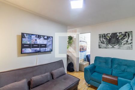 Sala de apartamento para alugar com 3 quartos, 58m² em Conjunto Residencial José Bonifácio, São Paulo