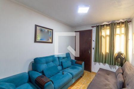 Sala de apartamento para alugar com 3 quartos, 58m² em Conjunto Residencial José Bonifácio, São Paulo