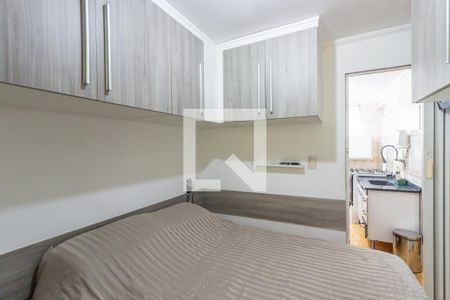 Quarto 2 de apartamento para alugar com 3 quartos, 58m² em Conjunto Residencial José Bonifácio, São Paulo