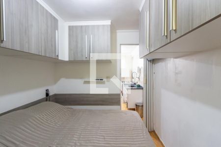 Quarto 2 de apartamento para alugar com 3 quartos, 58m² em Conjunto Residencial José Bonifácio, São Paulo