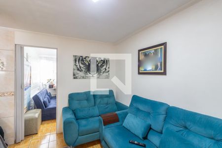 Sala de apartamento para alugar com 3 quartos, 58m² em Conjunto Residencial José Bonifácio, São Paulo