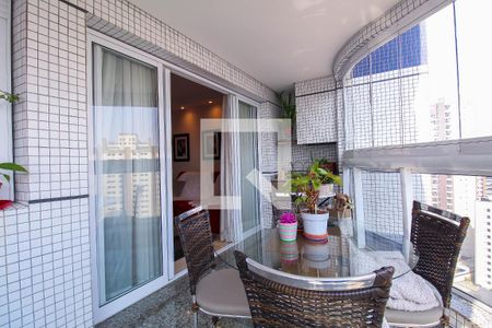 Apartamento à venda com 132m², 4 quartos e 3 vagasVaranda Sala