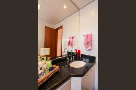 Apartamento à venda com 132m², 4 quartos e 3 vagasBanheiro da Suíte 1